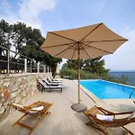 Dingac Village Luxury