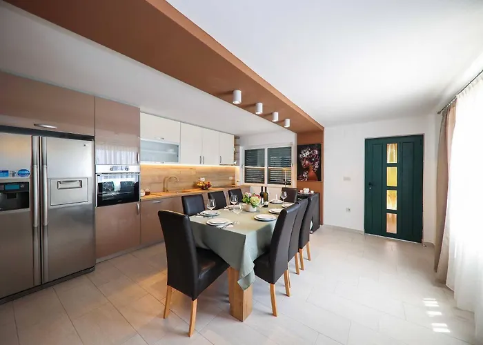 Dingac Village Luxury