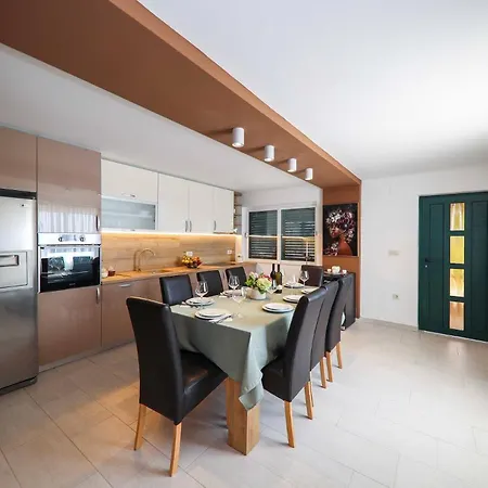 Dingac Village Luxury